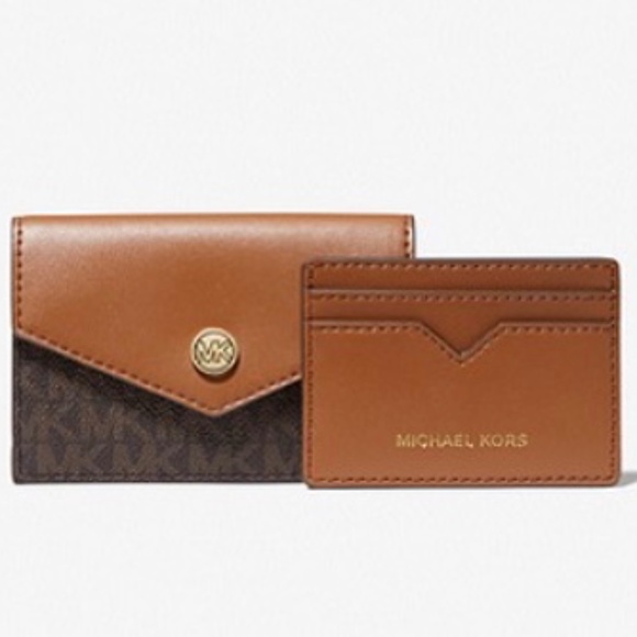 🎉🥳 HOST PICK!  Michael Kors logo card wallet set - Picture 1 of 5